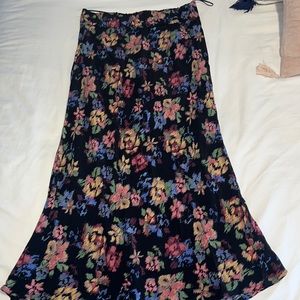 Zara TRF tulip skirt. Size Small. Like New